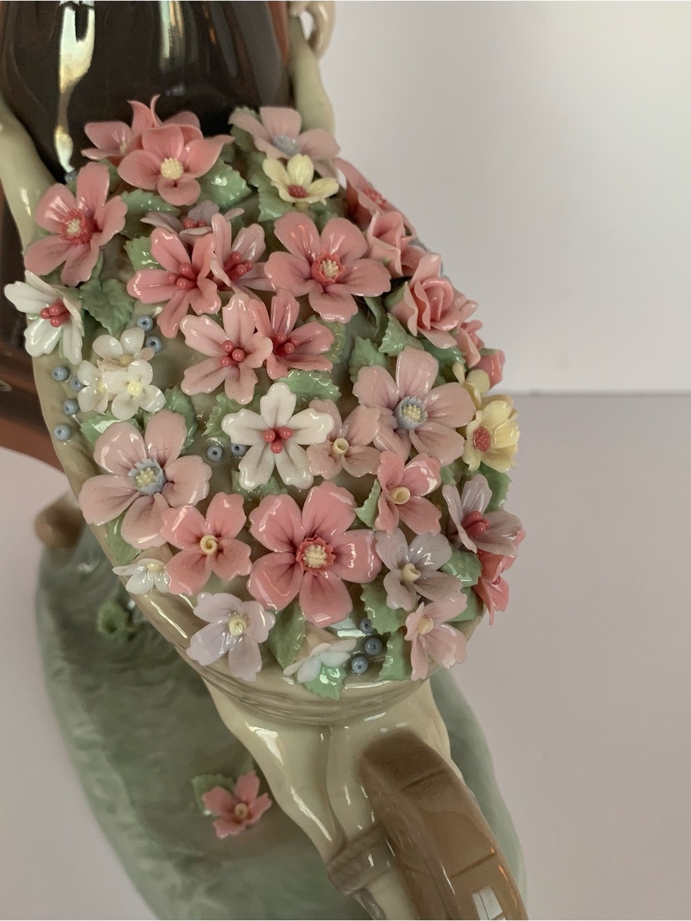 Lladro A Barrel of Blossoms #1419 - Picture 5 of 13